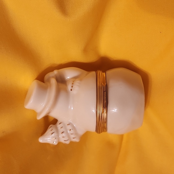 Lenox Snowman Limoge Box with snowflake charm. - Picture 3 of 8